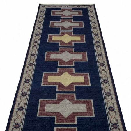 Handcrafted Plush Cotton and Wool Handknotted Rug for Warm Footing